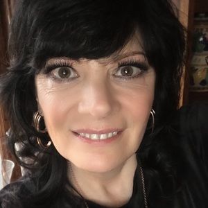 Meet your Posher, Renee